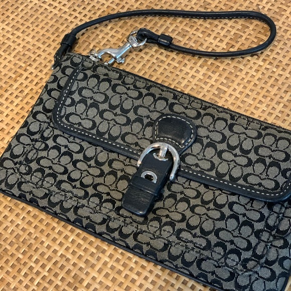 Adorable signature coach wristlet - Picture 1 of 6